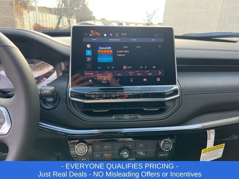 New 2026 Jeep Compass Latitude image 16