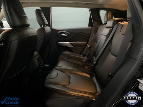 Used 2017 Jeep Cherokee Overland w/ Technology Group image 65