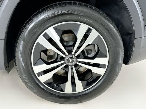 Used 2026 Mercedes-Benz GLB 250 4MATIC image 32