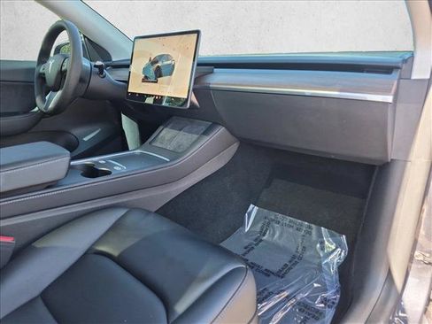 Used 2022 Tesla Model Y Performance AWD/4WD image 22
