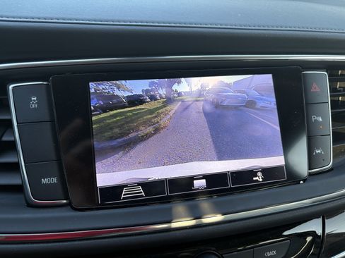 Used 2020 Buick Enclave Premium w/ Sun and Sites Package FWD image 12