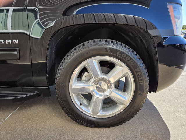 Used 2010 Chevrolet Suburban LT AWD/4WD image 31