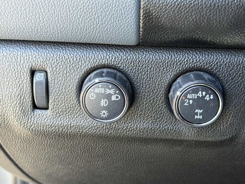 Used 2020 Chevrolet Colorado Z71 w/ Safety Package image 17