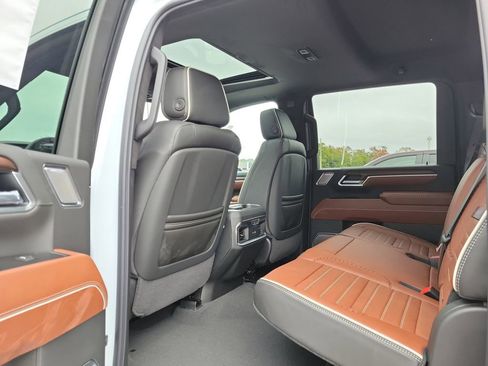 New 2026 GMC Sierra 2500 Denali Ultimate image 13