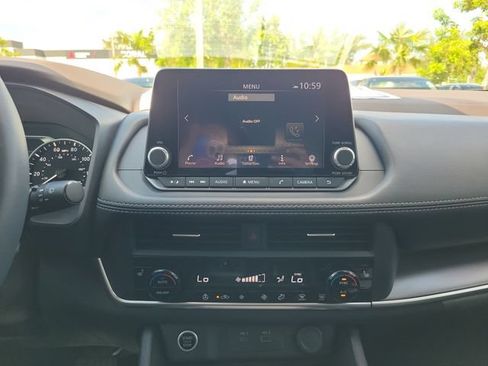 Used 2023 Nissan Rogue SV w/ SV Premium B Package FWD image 25