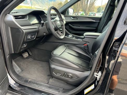 Used 2024 Jeep Grand Cherokee L Limited w/ Luxury Tech Group II image 26