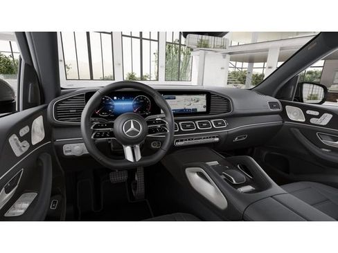 New 2026 Mercedes-Benz GLS 580 4MATIC image 3