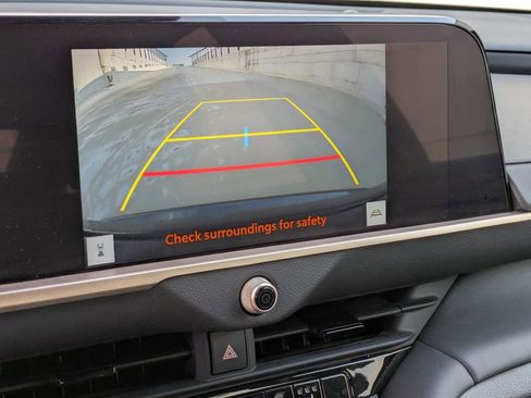 Used 2024 Toyota Crown XLE image 17