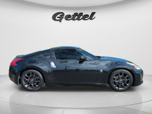 Used 2015 Nissan 370Z Touring RWD image 4