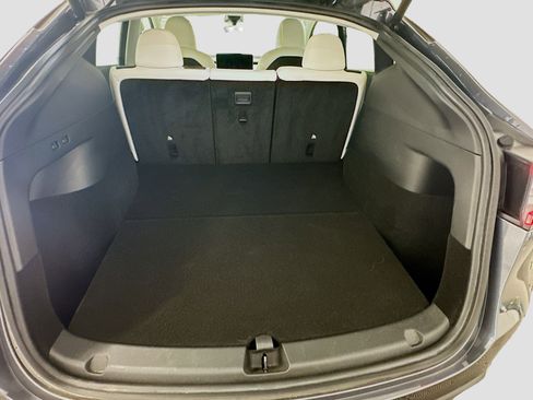 Used 2022 Tesla Model Y Long Range image 31