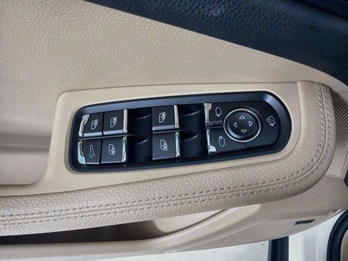 Used 2026 Porsche Macan Turbo AWD/4WD image 9