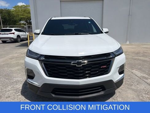 Used 2023 Chevrolet Traverse RS image 2