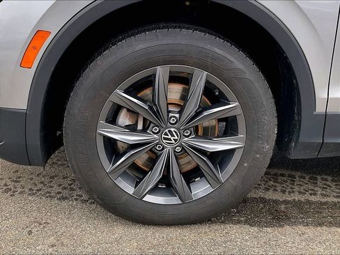 Used 2023 Volkswagen Tiguan SE image 7
