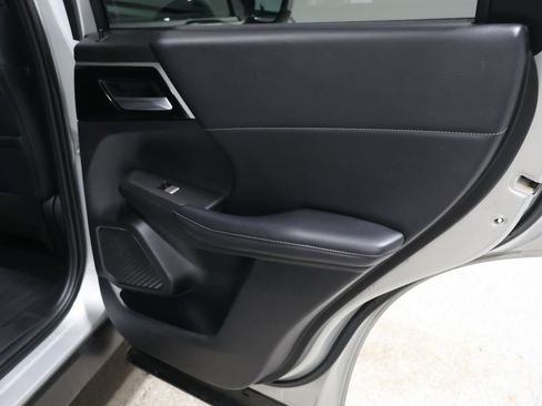 Used 2024 Mitsubishi Outlander SE image 23