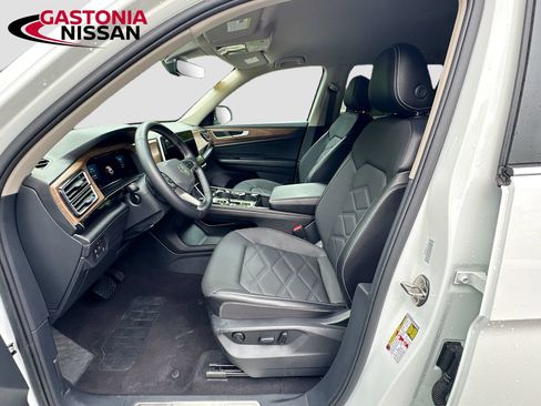 Used 2024 Volkswagen Atlas SE FWD image 32