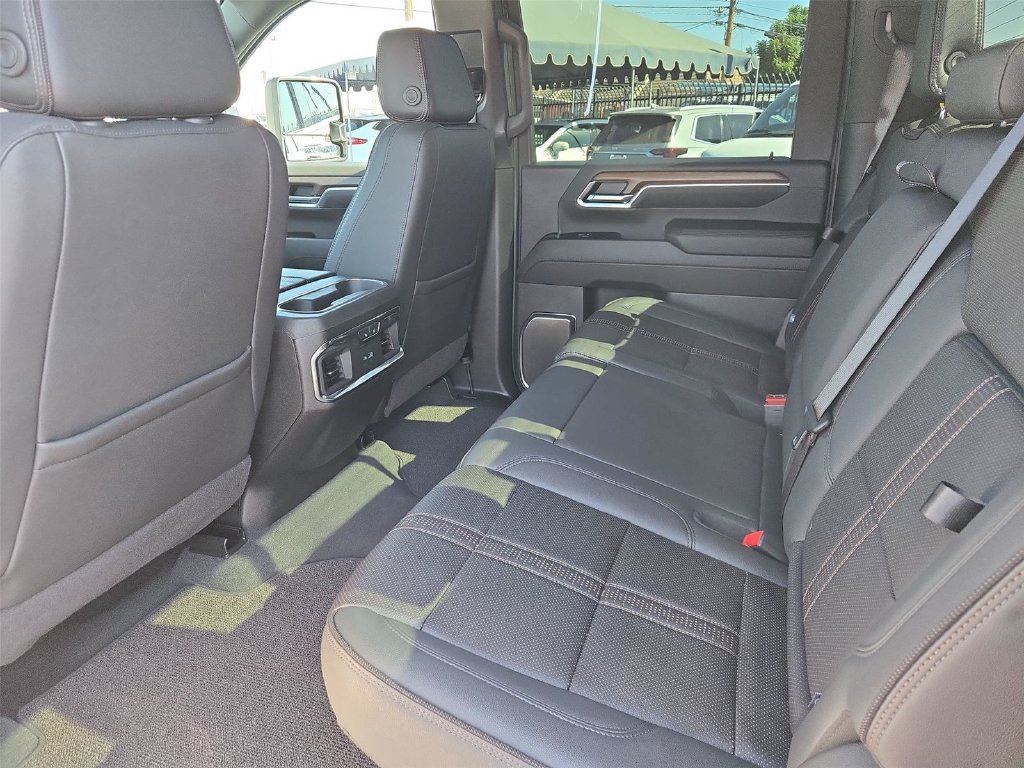 Certified 2024 Chevrolet Silverado 2500 High Country w/ High Country Premium Package AWD/4WD image 18