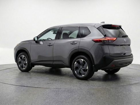 Used 2025 Nissan Rogue SV image 6