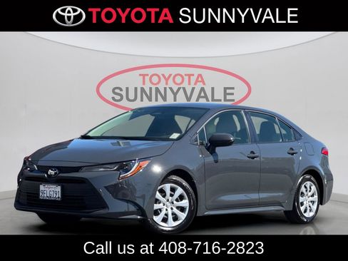 Used 2023 Toyota Corolla LE image 2