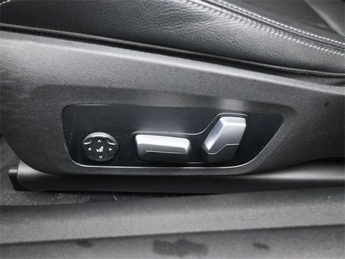 Used 2024 BMW 430i Convertible image 30