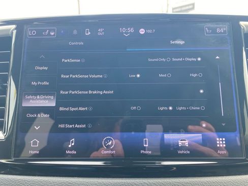 Used 2023 Chrysler Pacifica Touring-L FWD image 41