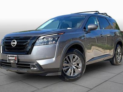 Certified 2024 Nissan Pathfinder SV w/ Black Appearance Package
