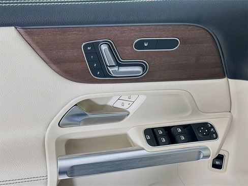 Certified 2023 Mercedes-Benz GLB 250 image 18