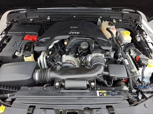 Used 2018 Jeep Wrangler Sport image 27