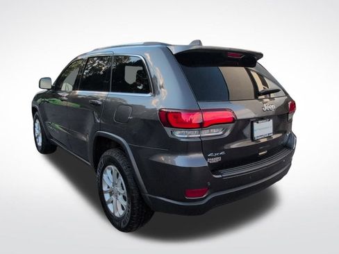 Used 2021 Jeep Grand Cherokee Laredo image 3