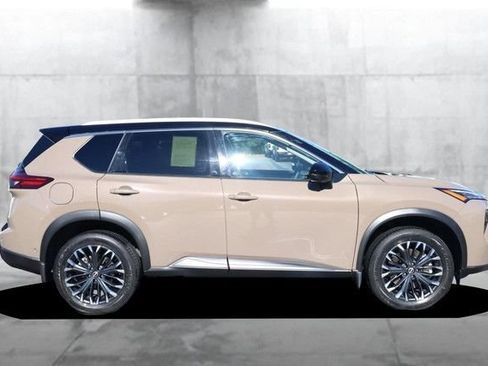 Certified 2025 Nissan Rogue SL w/ Tech Package AWD/4WD image 5