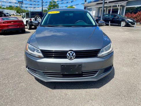 Used 2014 Volkswagen Jetta SE FWD image 2