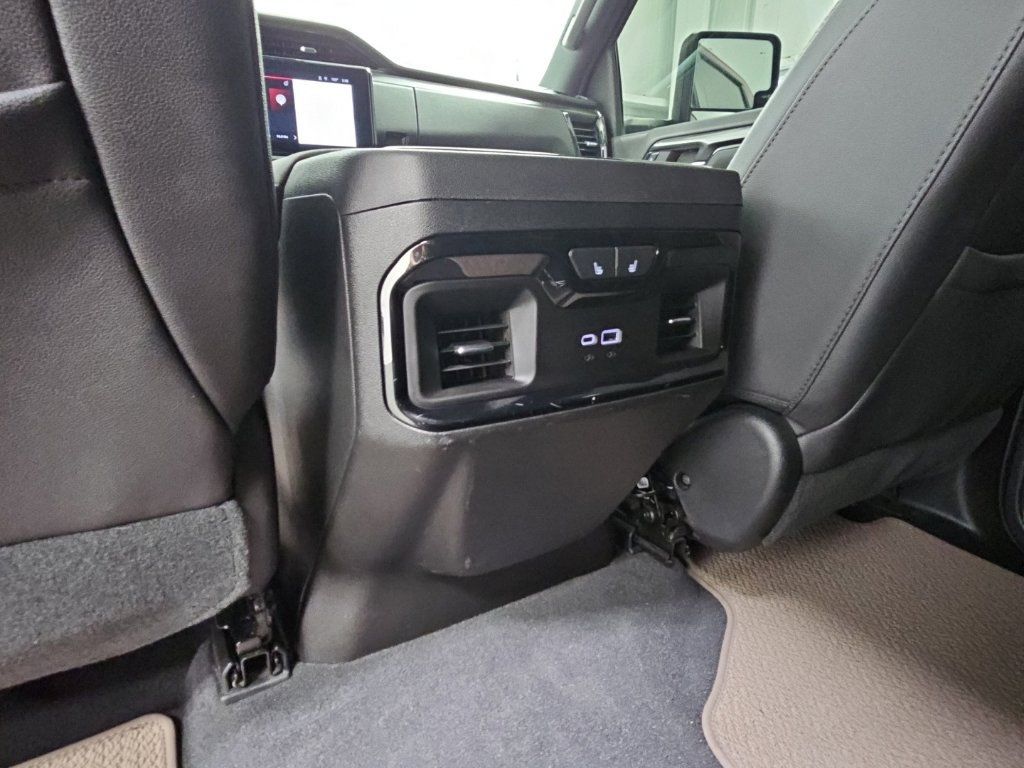 Used 2024 GMC Sierra 2500 AT4 w/ AT4 Premium Plus Package AWD/4WD image 35