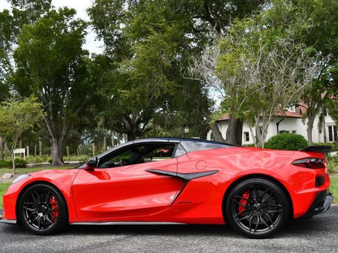 Used 2023 Chevrolet Corvette Z06 w/ Stealth Interior Trim Package RWD image 4