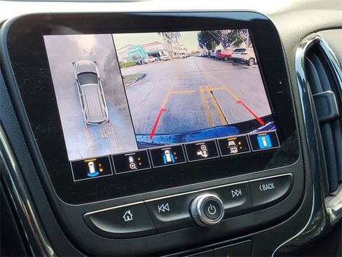 Used 2022 Chevrolet Equinox RS w/ RS Leather Package image 26