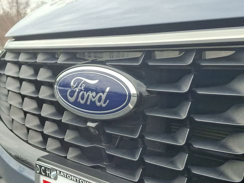 Certified 2023 Ford Escape Platinum w/ Premium Technology Package image 28