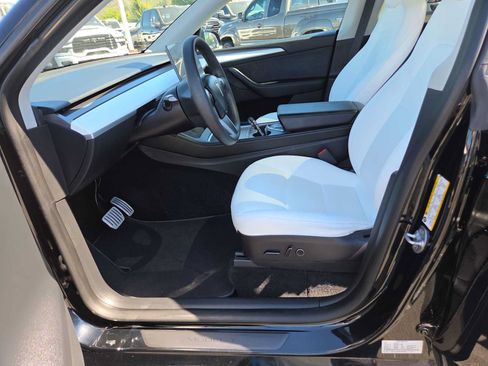 Used 2023 Tesla Model Y Performance AWD/4WD image 19