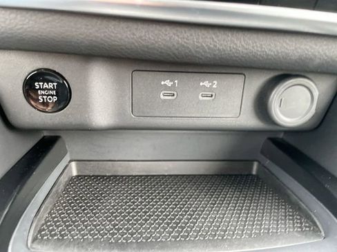 Used 2025 Nissan Rogue SV image 23