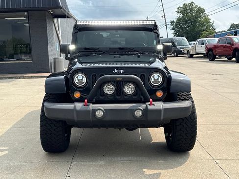 Used 2014 Jeep Wrangler Unlimited Rubicon w/ Connectivity Group AWD/4WD image 17