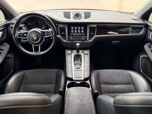 Used 2018 Porsche Macan GTS image 32
