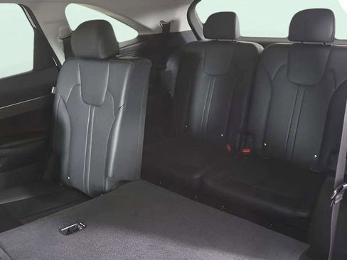 New 2025 Kia Sorento S image 24