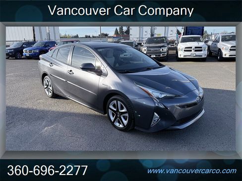 Used 2016 Toyota Prius Four Touring w/ Premium Convenience Package image 9
