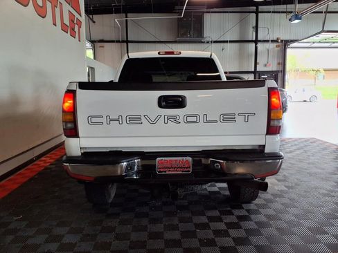Used 2001 Chevrolet Silverado 2500 LS w/ Off-Road Skid Plate Pkg AWD/4WD image 5