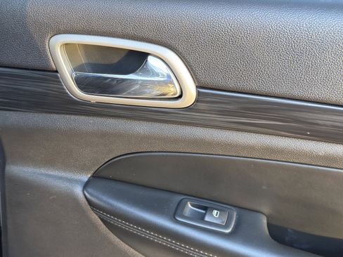 Used 2020 Jeep Grand Cherokee Altitude image 29