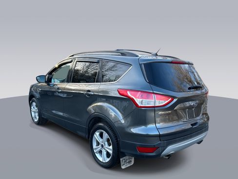 Used 2016 Ford Escape SE w/ Equipment Group 201A image 4