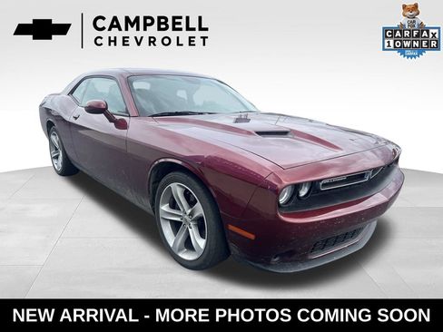 Used 2018 Dodge Challenger SXT w/ Super Sport Group (SS/T) RWD image 10