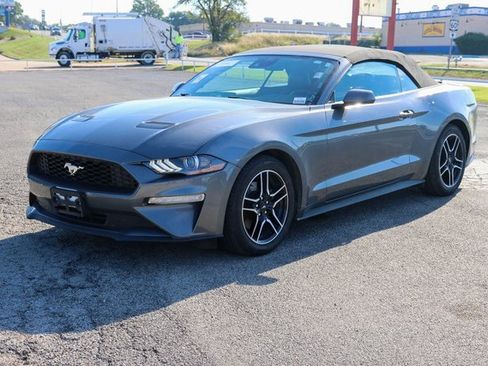 Used 2023 Ford Mustang Premium image 3