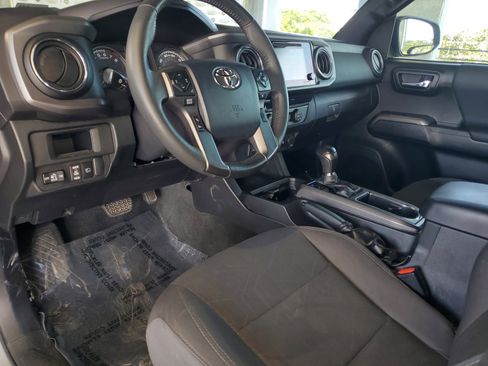 Used 2019 Toyota Tacoma TRD Off-Road RWD image 16