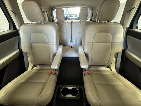 Used 2022 Lincoln Aviator AWD w/ Premium Package image 25