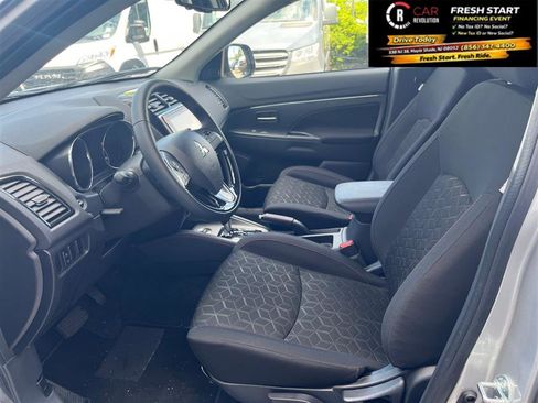 Used 2026 Mitsubishi Outlander Sport LE AWD/4WD image 12
