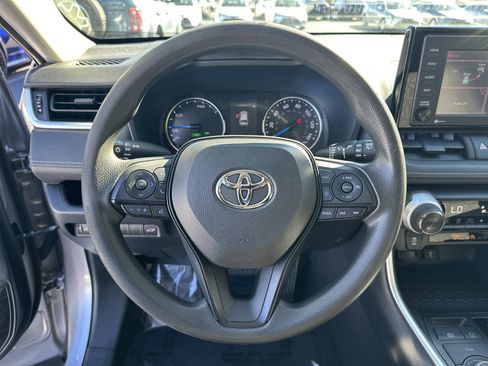 Certified 2022 Toyota RAV4 XLE image 18