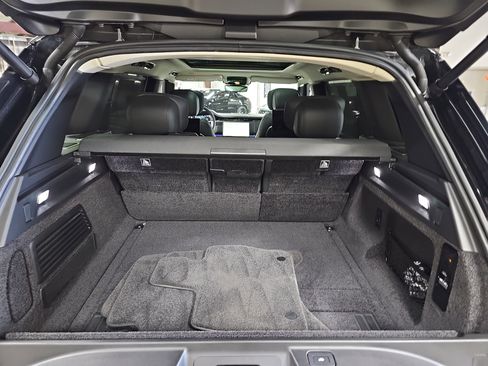Used 2024 Land Rover Range Rover Long Wheelbase Autobiography image 14